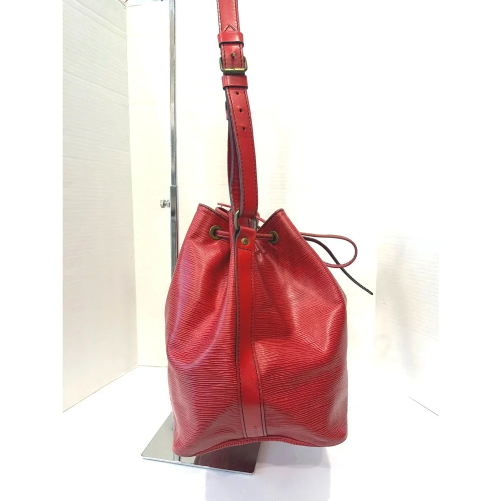 Authentic Louis Vuitton‎ Red Epi Leather Drawstring Noe Bucket Shoulder Bag